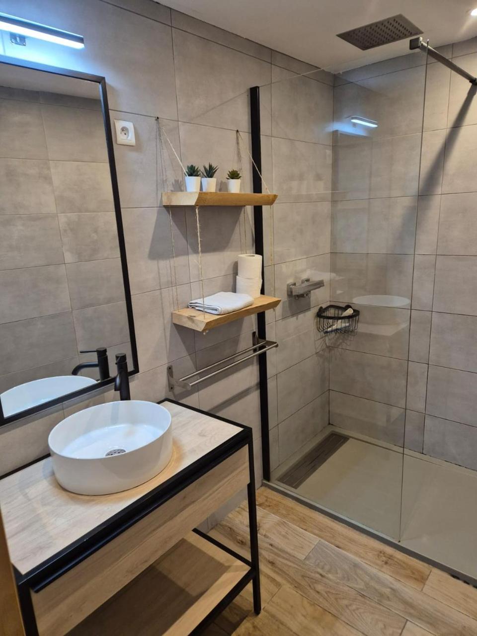 Appartamento T2 moderne hypercentre 40m2, au pied de la cathédrale Auch Esterno foto